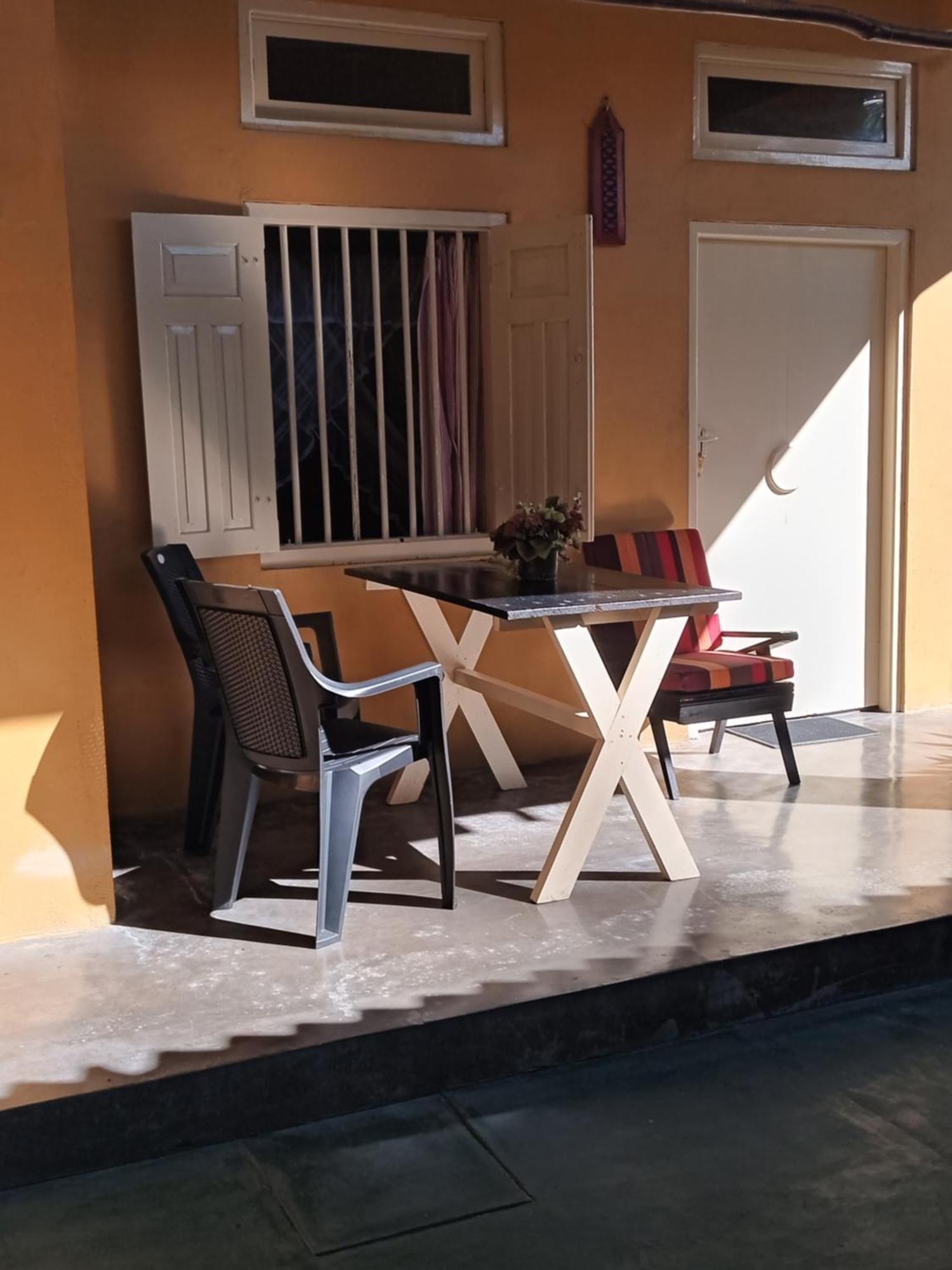 Praneeth Guest House Мирисса Экстерьер фото